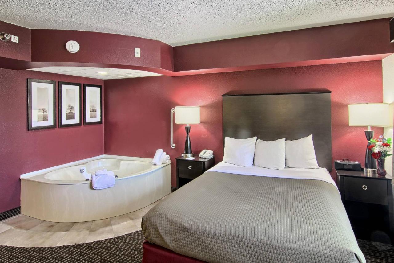 Blossom Hotel & Suites Traverse City Exteriör bild