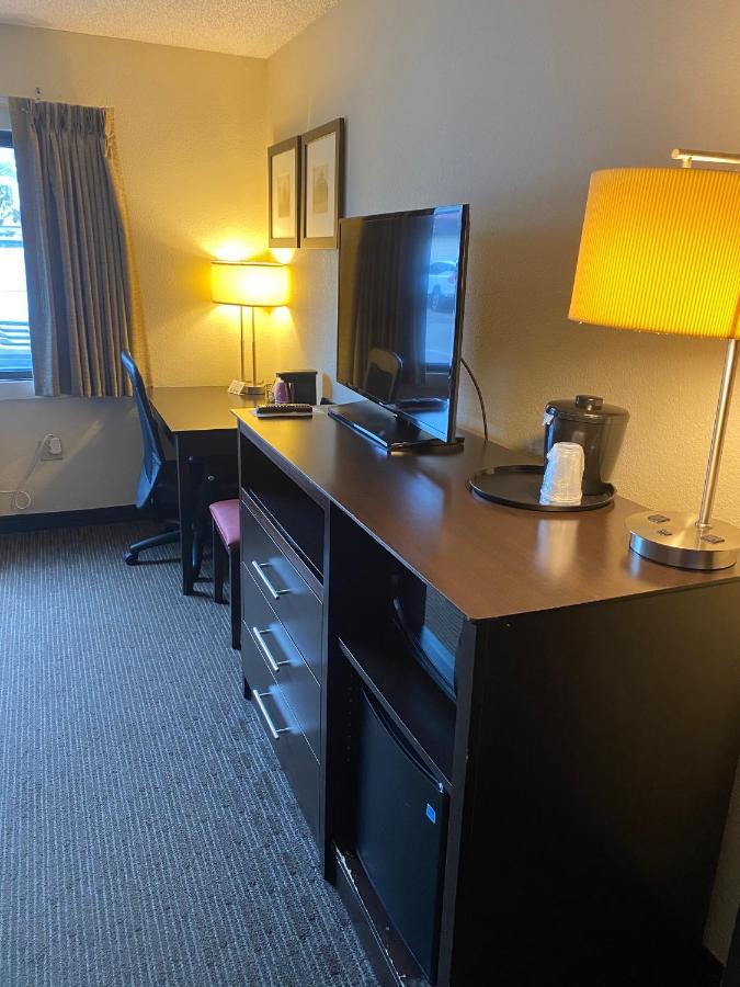 Blossom Hotel & Suites Traverse City Exteriör bild