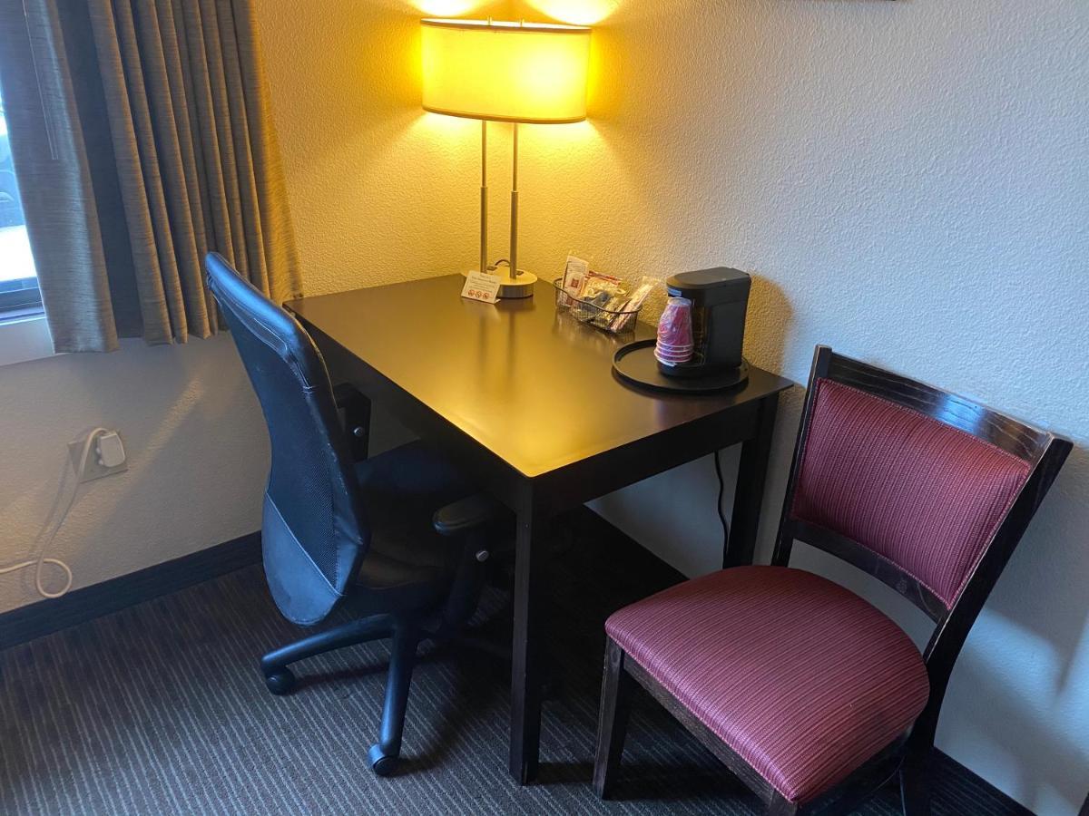 Blossom Hotel & Suites Traverse City Exteriör bild