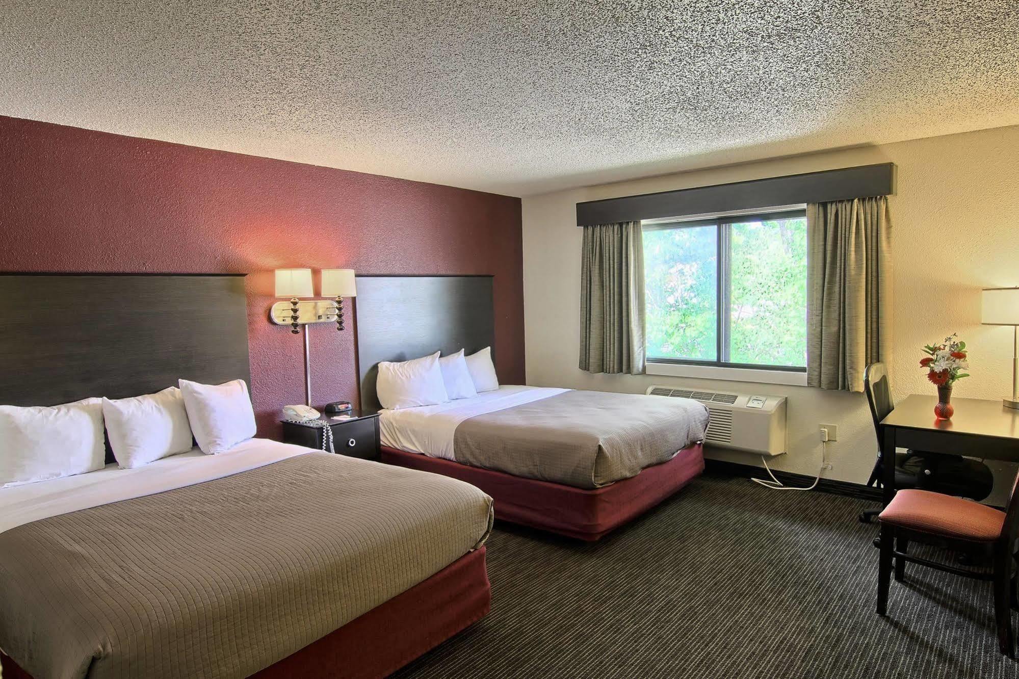Blossom Hotel & Suites Traverse City Exteriör bild