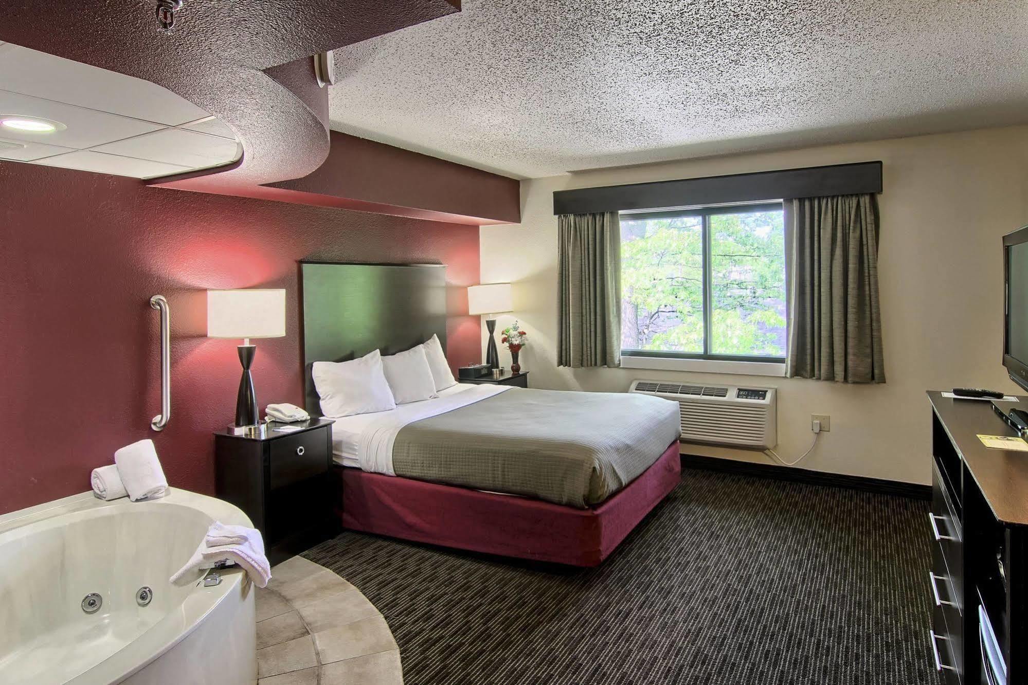 Blossom Hotel & Suites Traverse City Exteriör bild