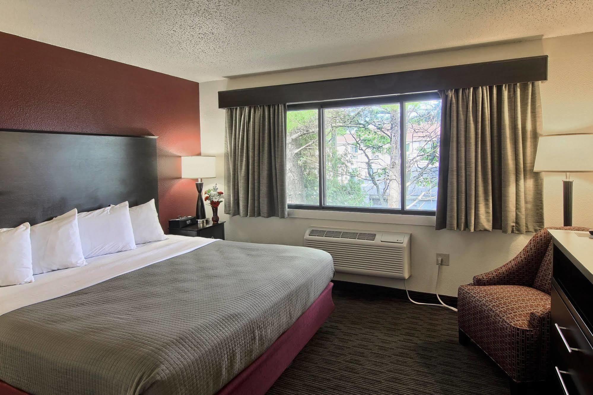 Blossom Hotel & Suites Traverse City Exteriör bild